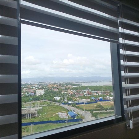 One Manchester Place Condo Lapu-Lapu City Buitenkant foto